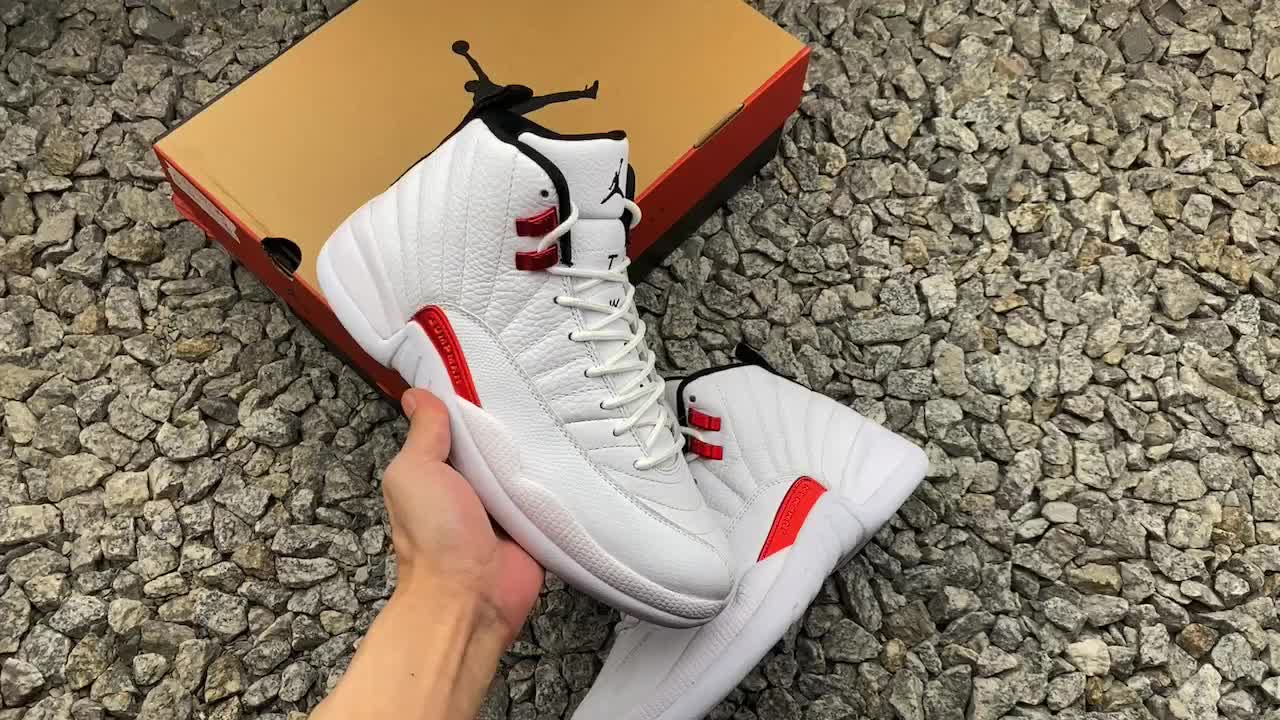 aj12金扣乔丹上脚图片