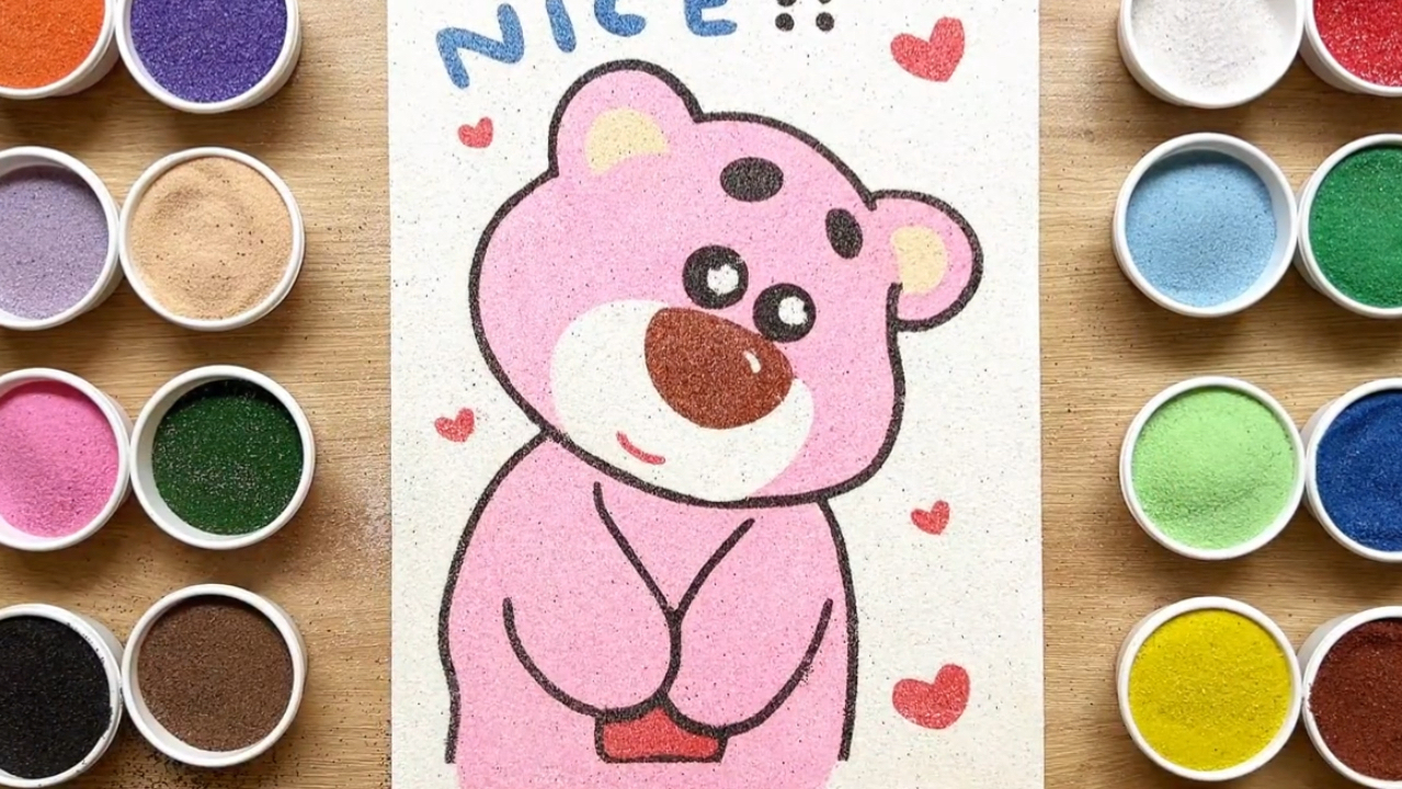 用彩色沙子画粉粉的小熊,儿童手工沙画,真好玩