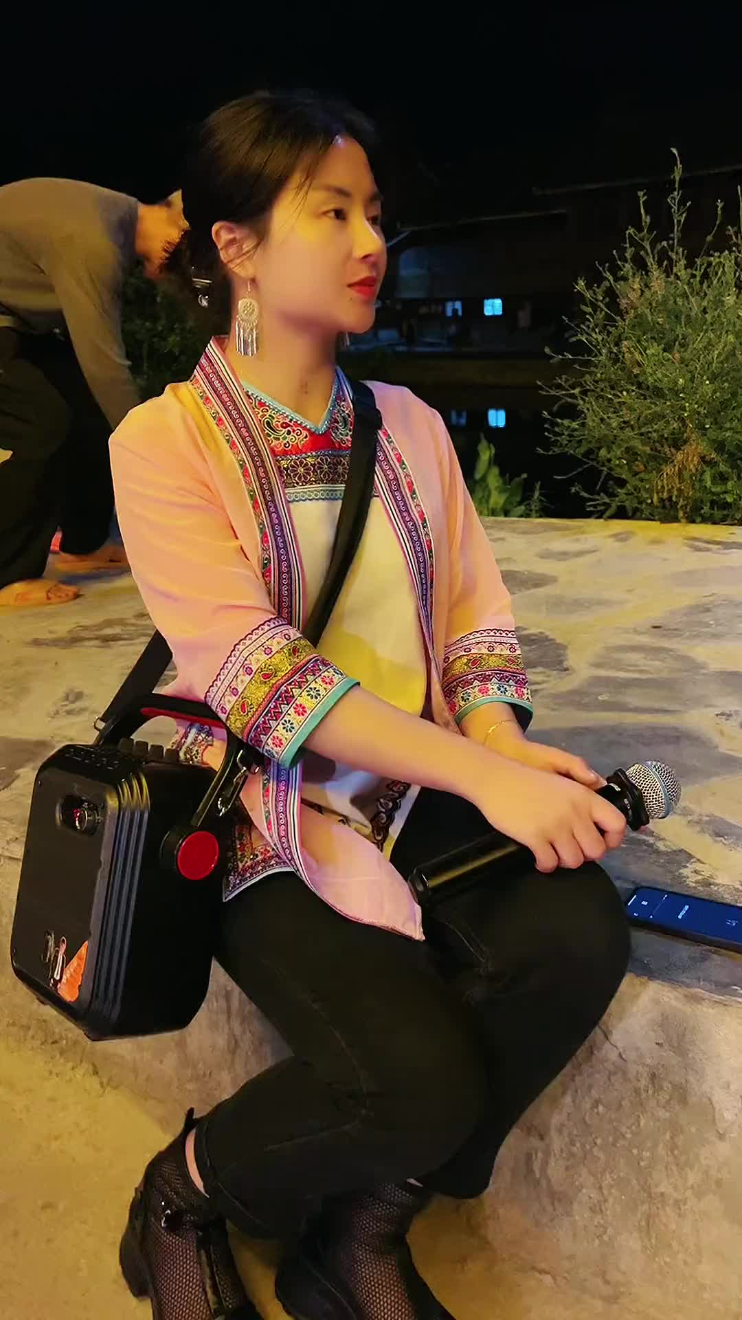 大不了户外唱歌热门音乐侗族姑娘感恩所有的相遇dou小助手