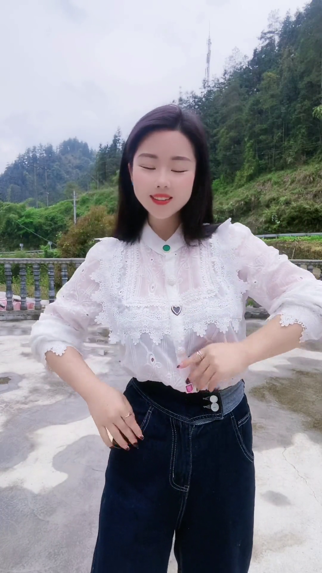 农村姑娘才艺主播我的家乡山清水秀孕育出能歌善舞的土家幺妹