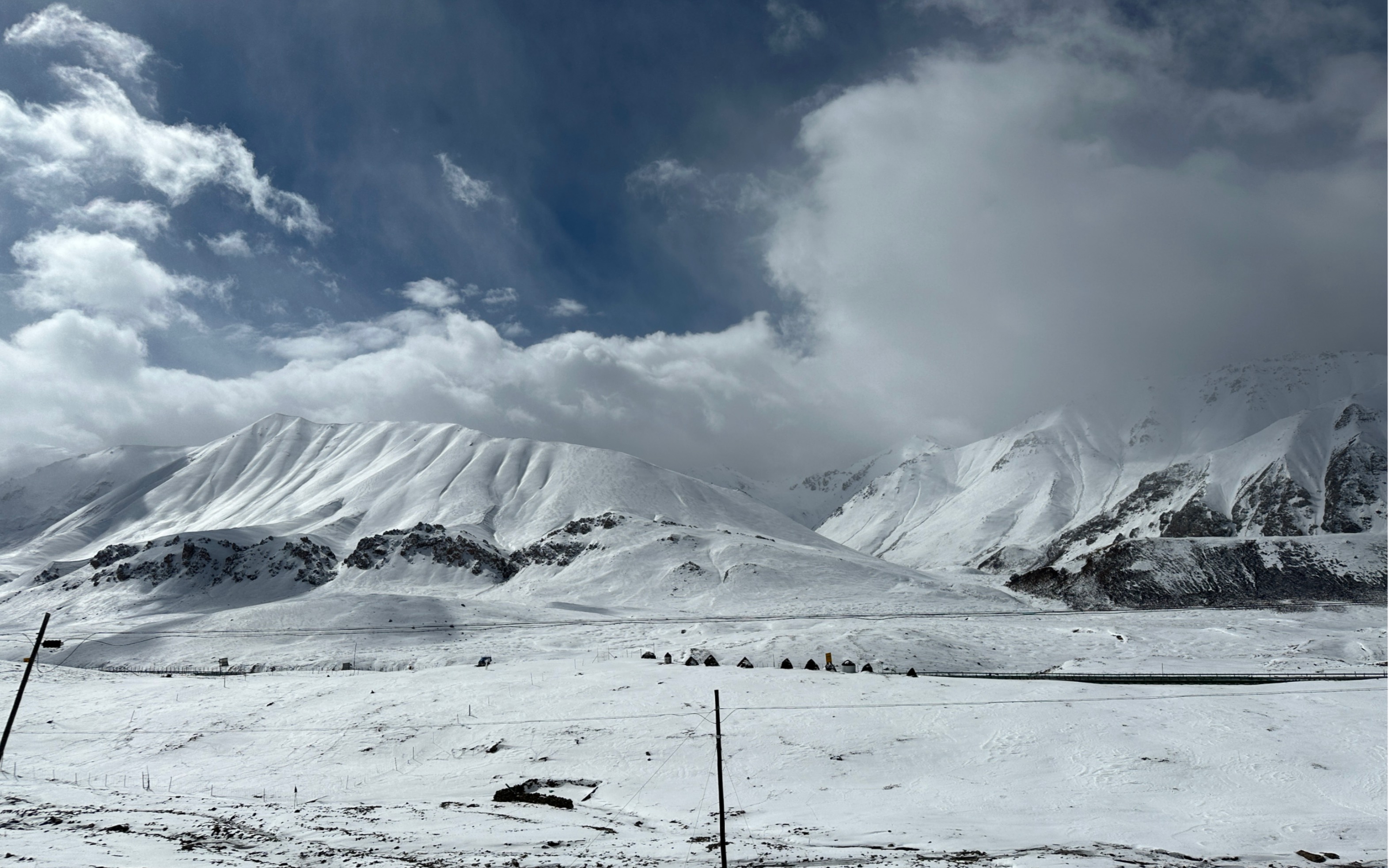 阿尼玛卿雪山海拔图片