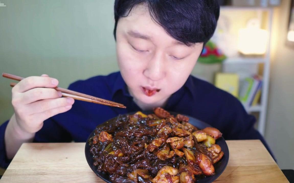 【屋塔房小哥】吃炖鸡加粉条