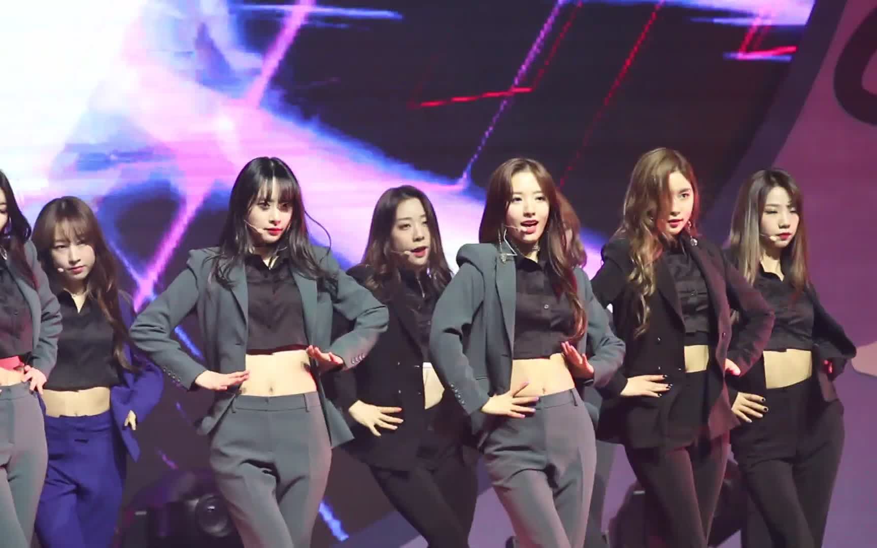 中韩字幕宇宙少女iyah演唱会舞台超喜欢最后那段双人舞我看了不下百遍