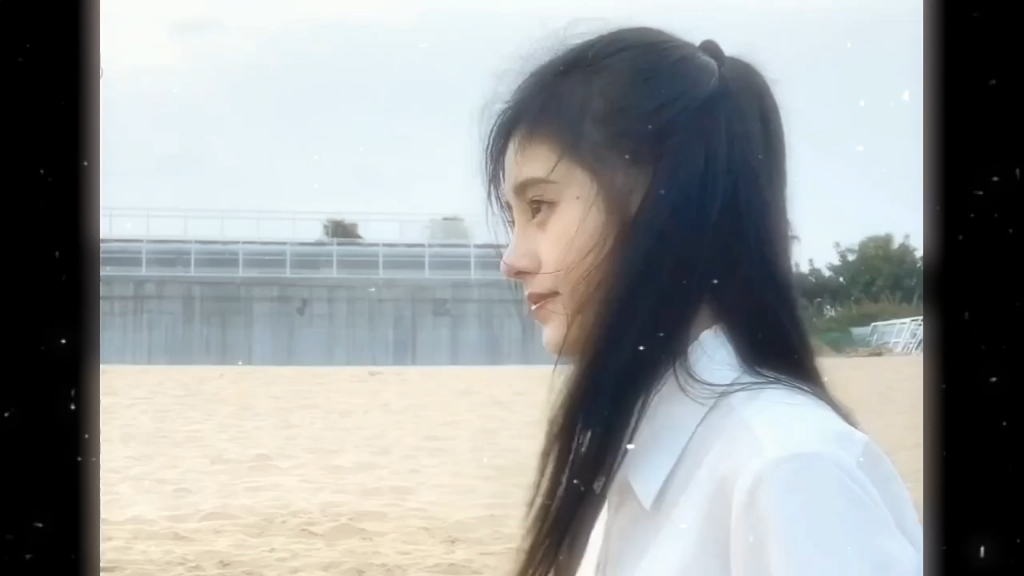 鞠婧祎海边游玩(1711ω1117)