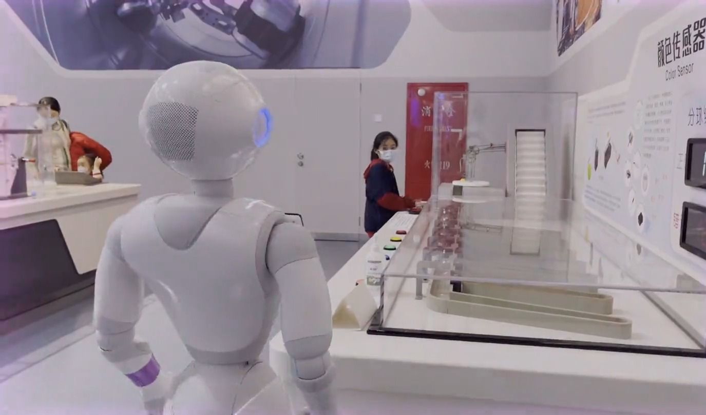 科学科普:机器人讲解员