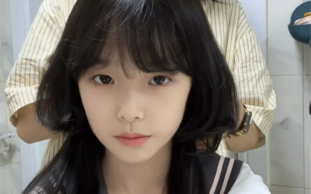 就是眼拙 看落了一个辫子 哈哈～#刘格格 #水母头