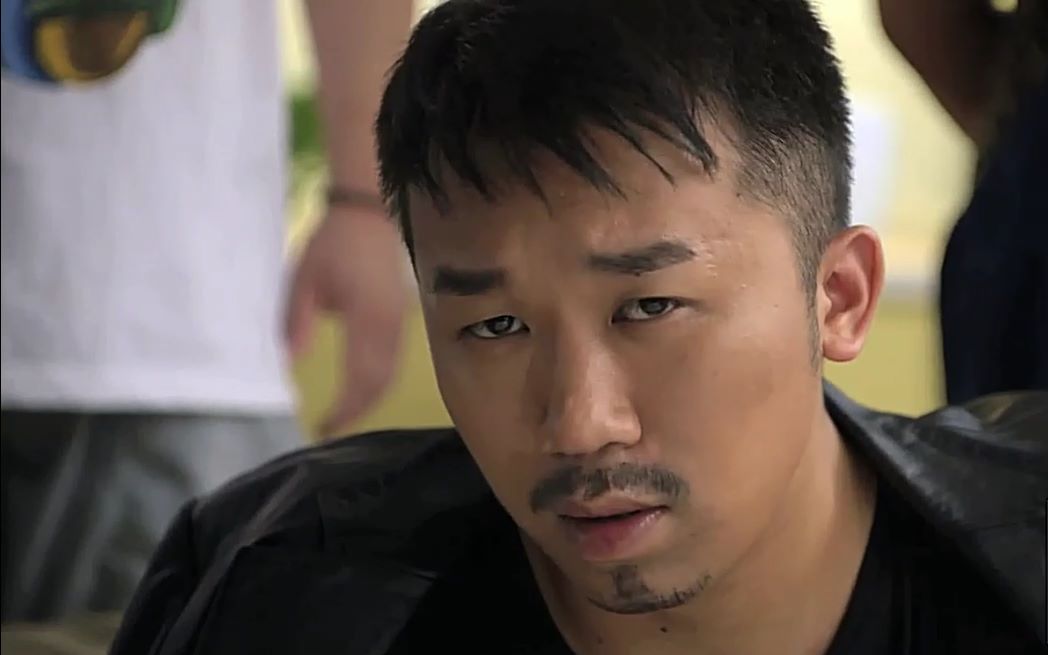 【嘻哈四重奏】成功人士变身无间道 献血以示成熟魅力