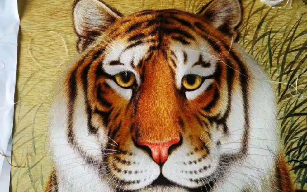 [ 单面绣 ] 苏绣卧虎,细看写实类作品的神态,毛发