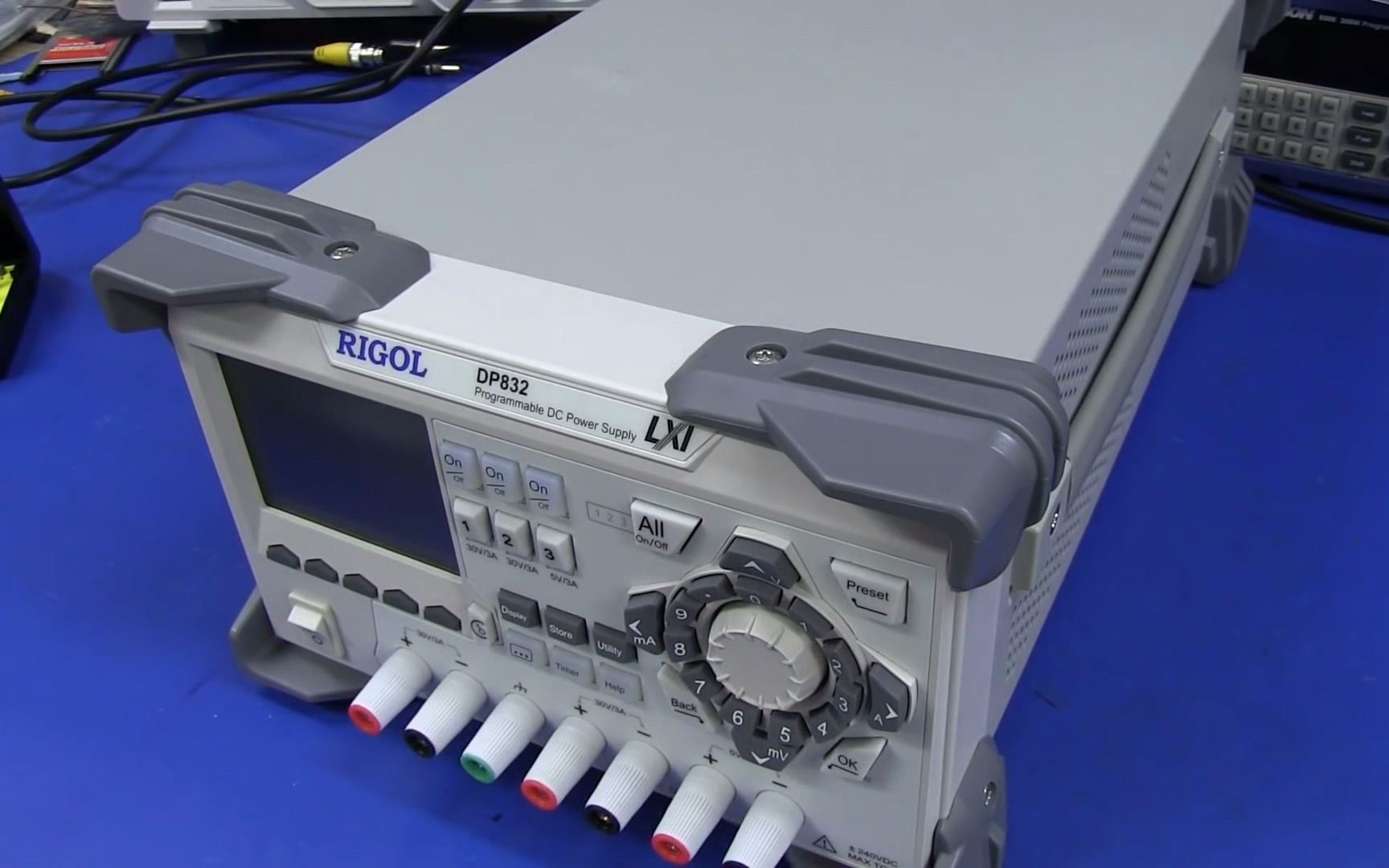 eevblog #511 - rigol dp832 power supply teardown