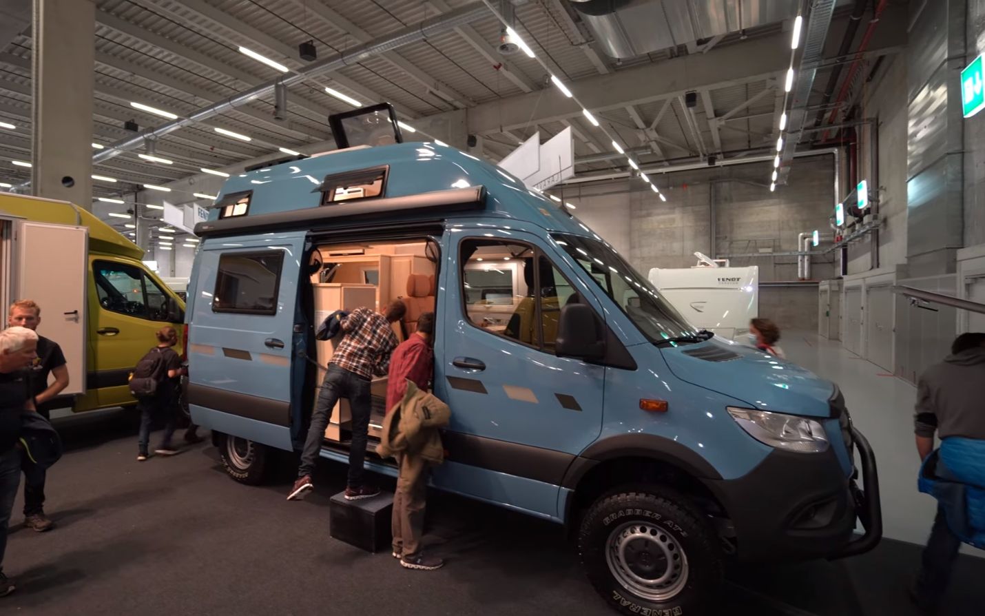 9米长,3.3米高 奔驰斯宾特4x4 b c高顶房车(机翻)