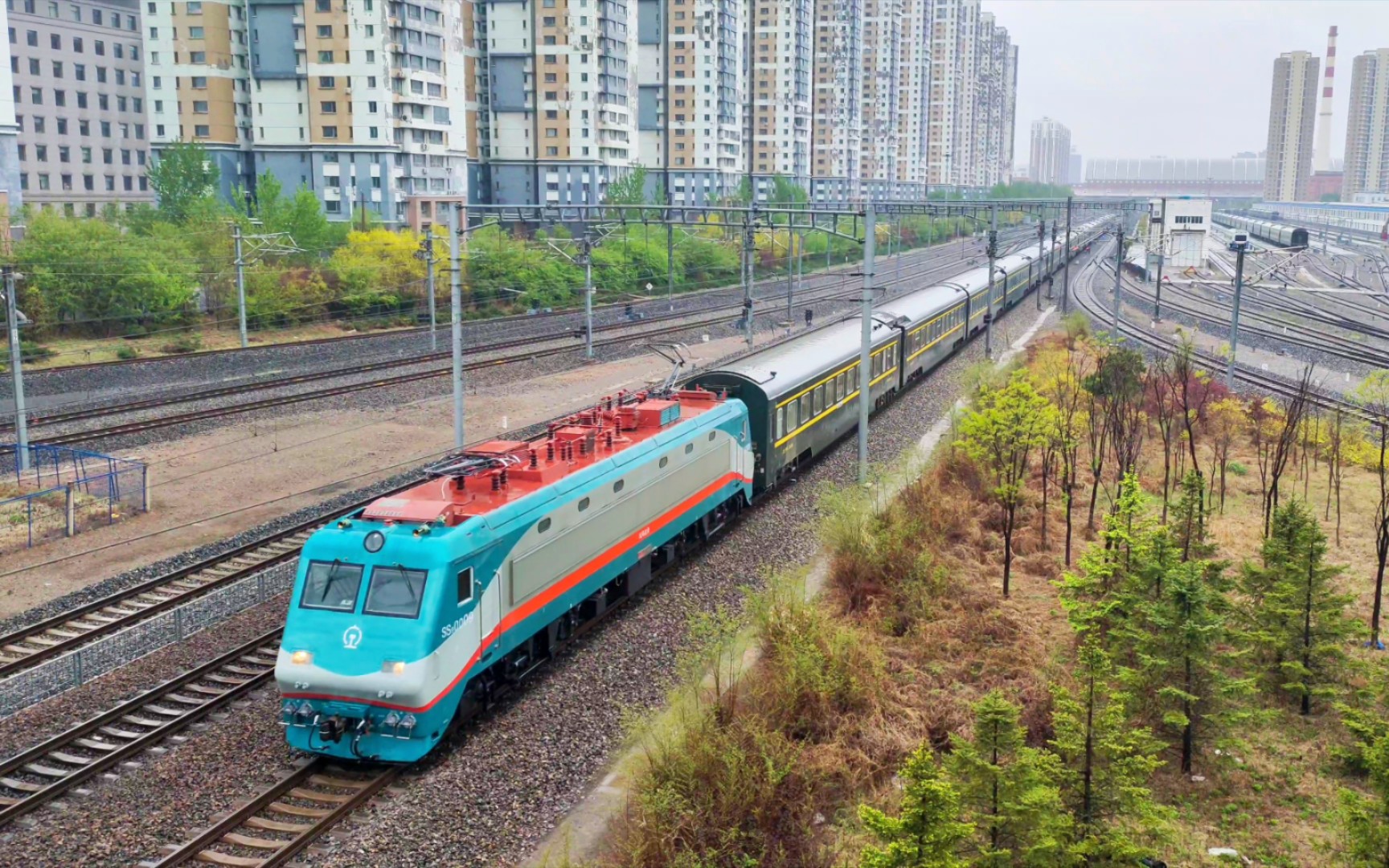 [中国铁路]青蛙拉大直!