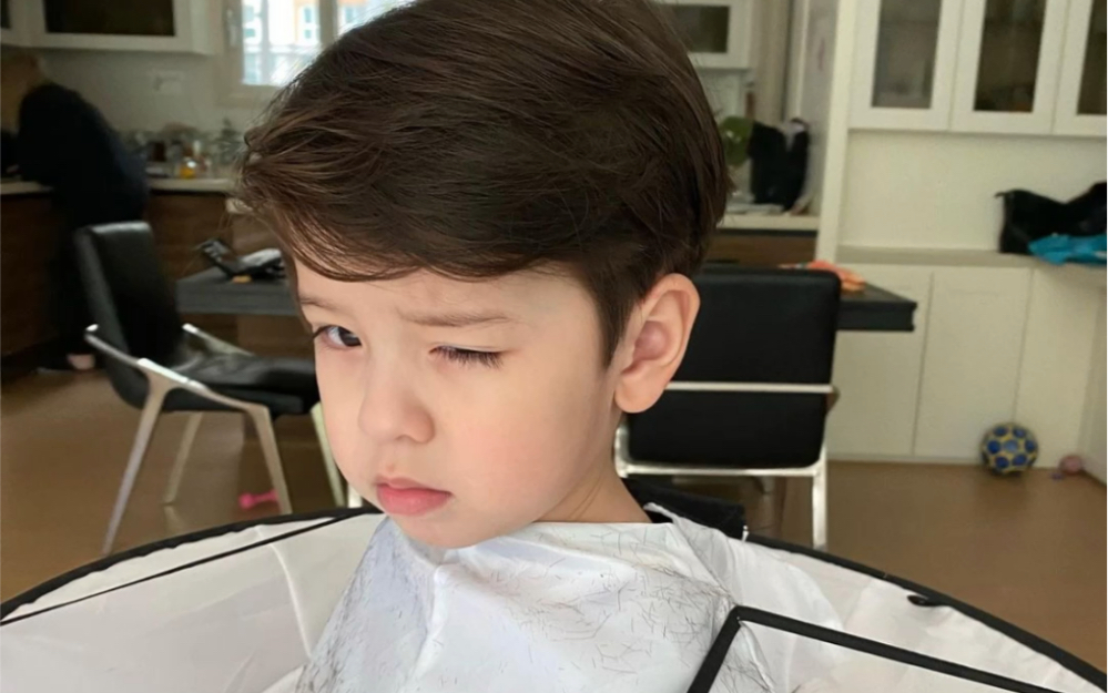 【朴振瑀】安娜更新振瑀剪发小花絮7815