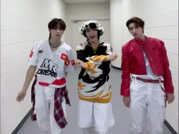 Video herunterladen: 【NEXZ】Ride the Vibe+WORK舞蹈挑战 with ATEEZ Seonghwa｜JYP日本新男团