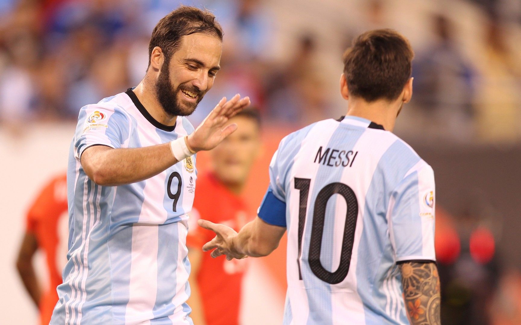 伊瓜因:很期待和梅西做俱乐部队友,不确定他是否会来mls