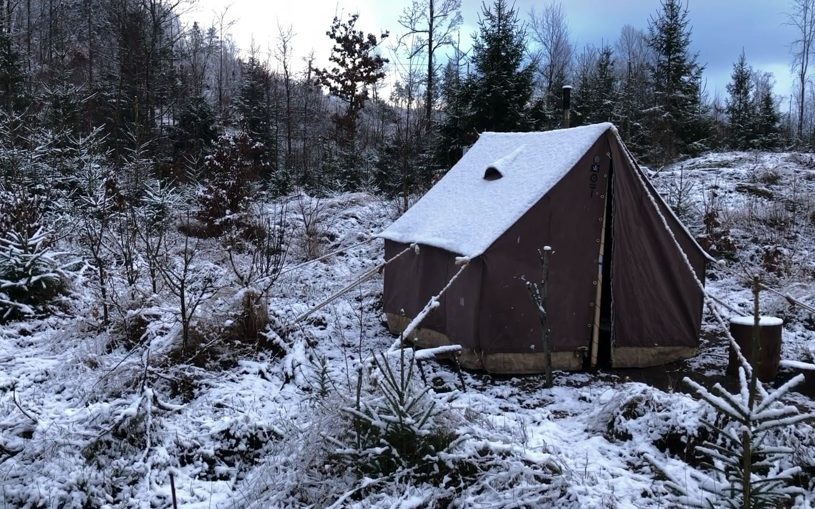 瑞典小哥哥里克丛林探险-3天冬季露营-老式帆布墙帐篷,丛林大本营