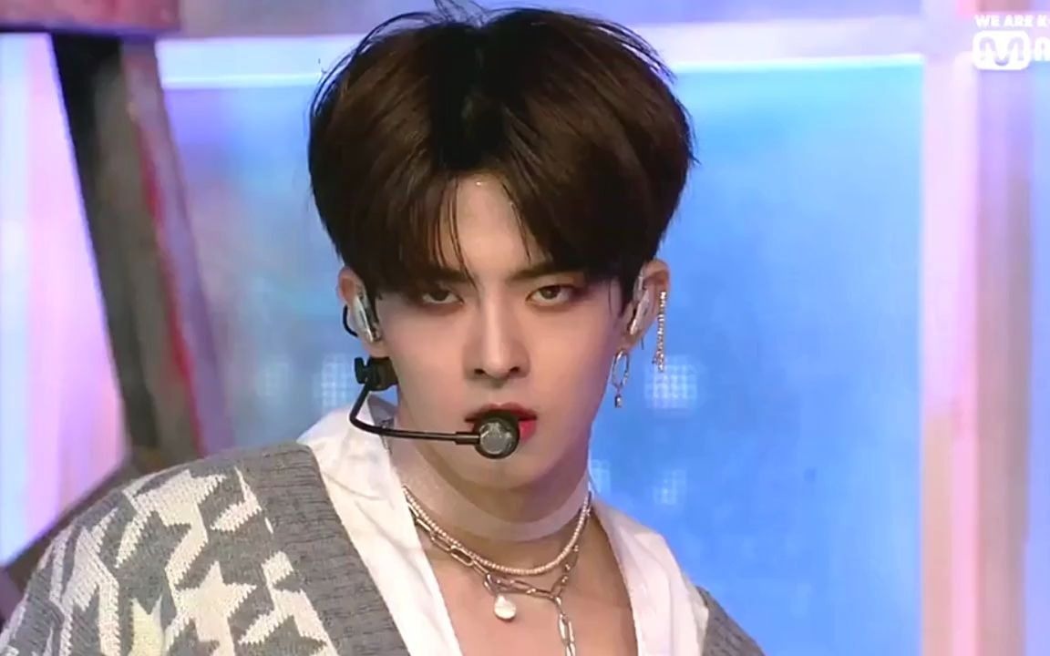 apink师弟团victon新曲亮相舞台,颜值实力逆天这还不火吗?