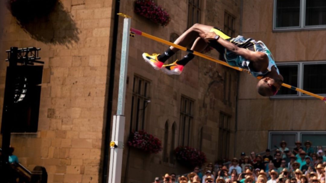 40岁唐纳德·托马斯2米27第三