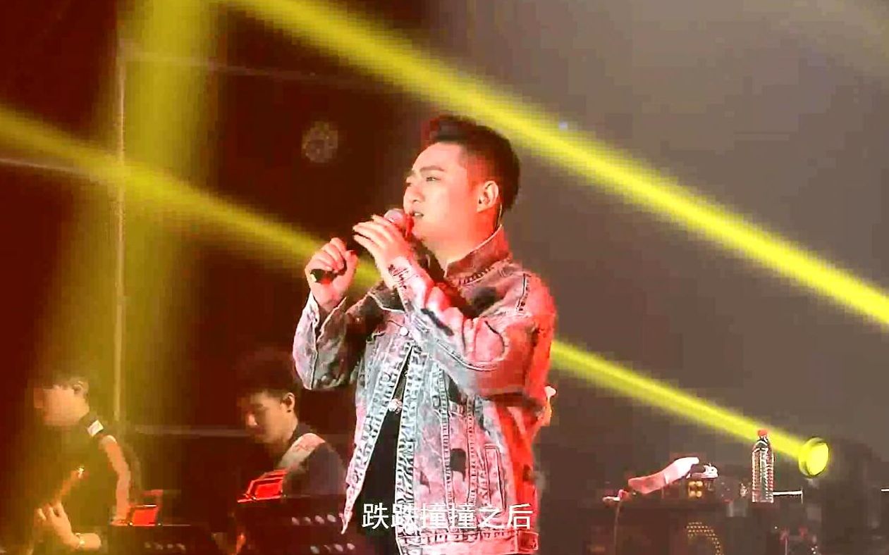 [图]海生自己词曲的《情一动心就痛》，深情感人，唱哭了多少现场观众