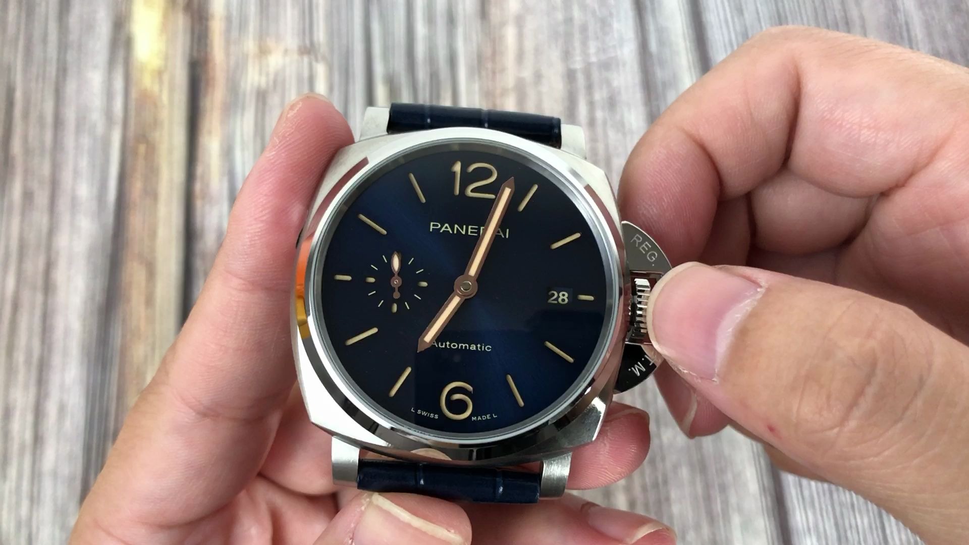 沛纳海pam927腕表上手实拍操作的视频