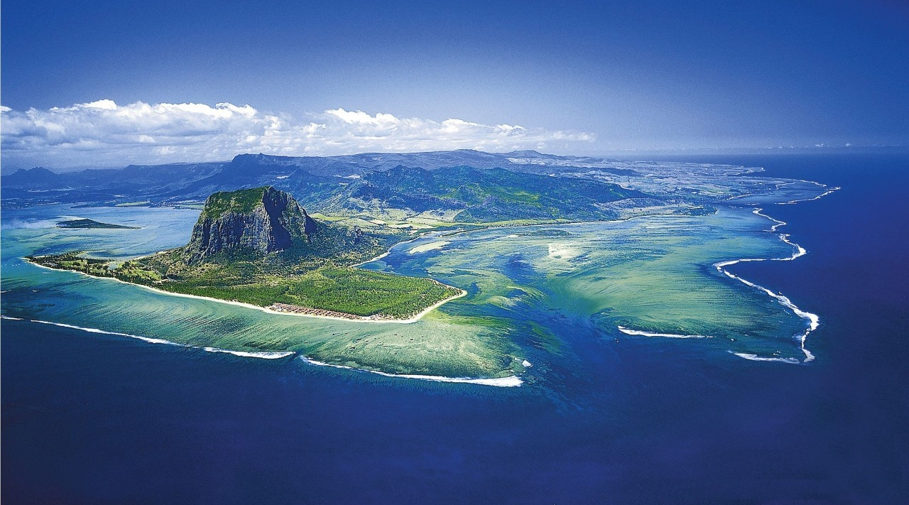 存在于海底特大瀑布,最大落差3500米,每秒倾泻海水50亿吨_哔哩哔哩