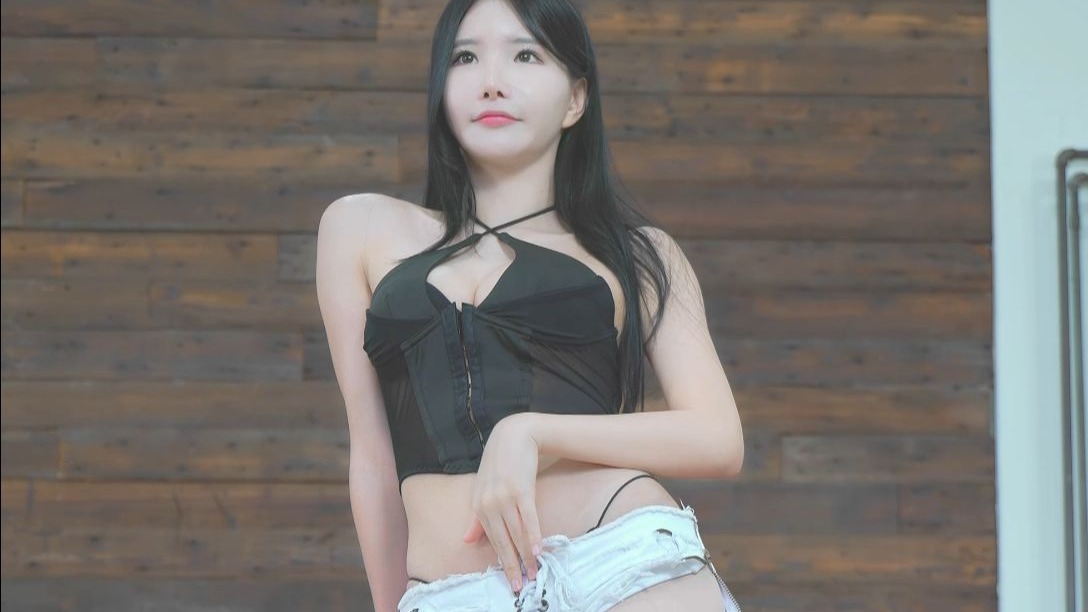 ? 热裤直拍！? 一身热裤造型