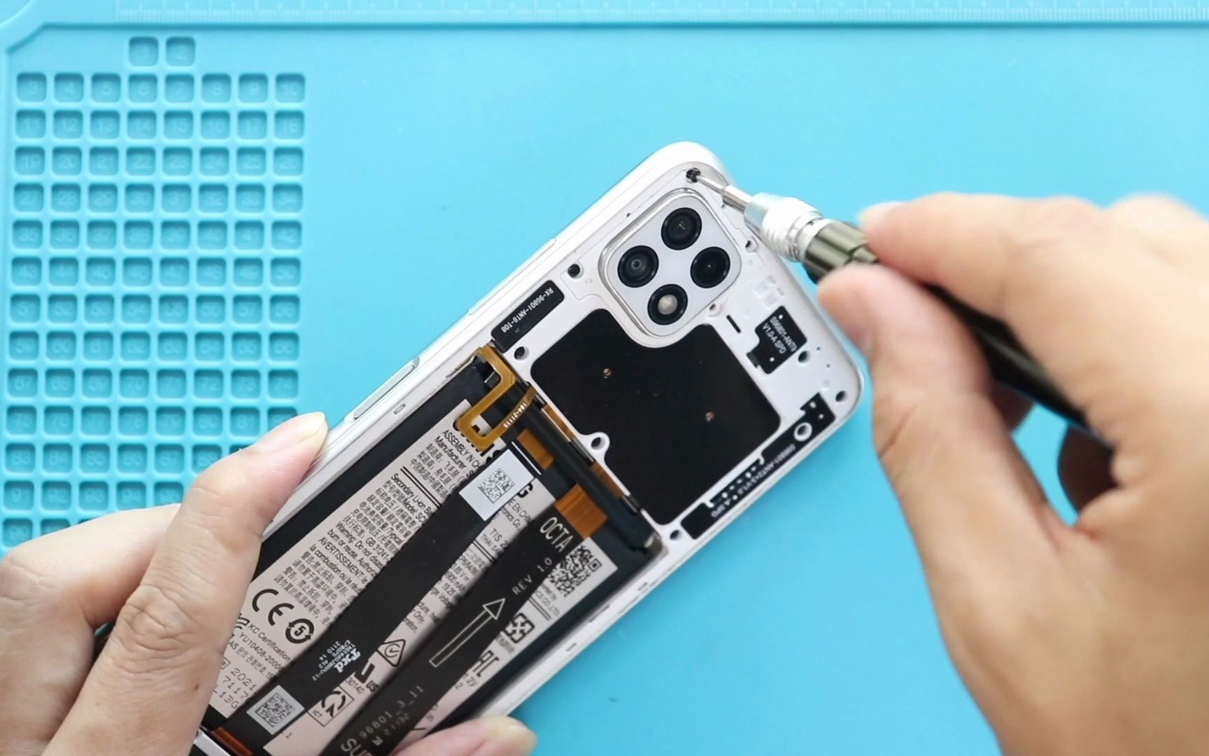 三星 galaxy a22 5g a226 振子马达震动器 更换教程 拆机步骤