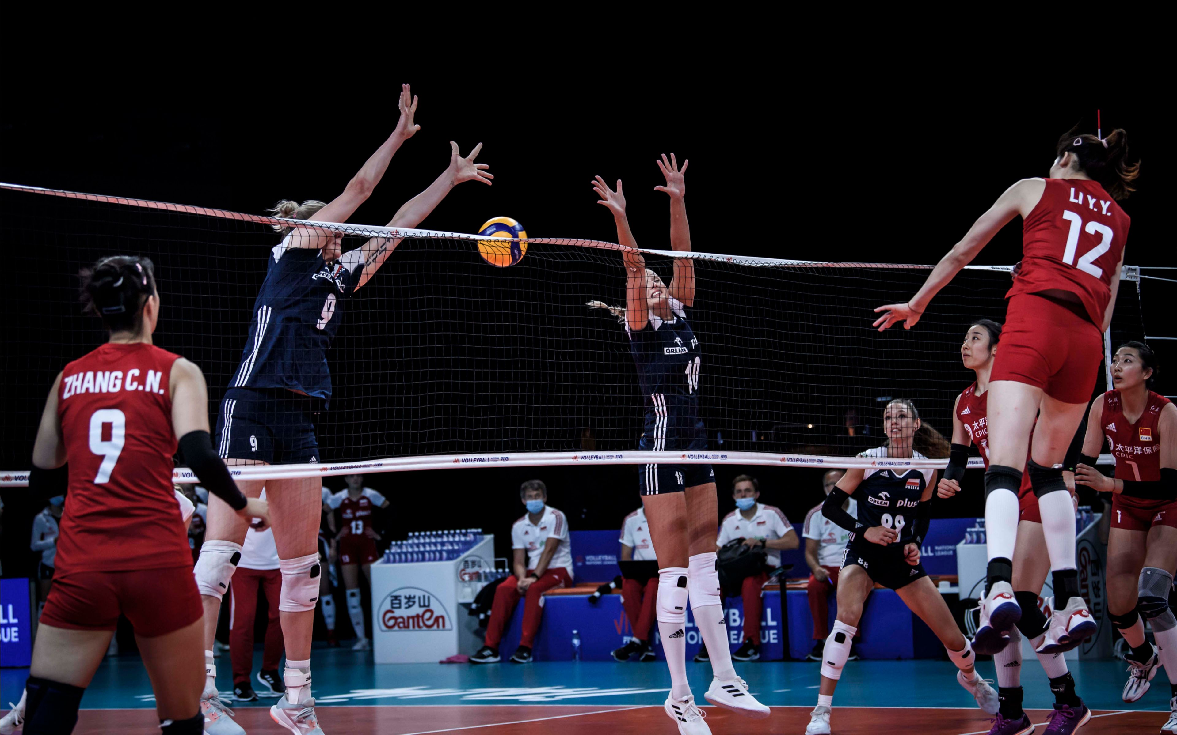两大主攻轮番轰炸!2021世界女排联赛中国3-0波兰hl