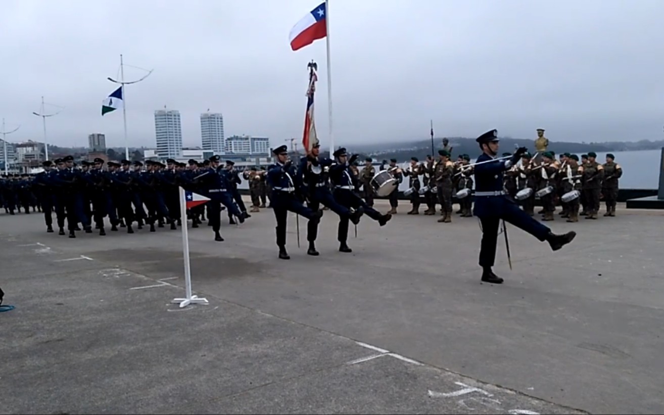 [图]2016年智利空军阅兵演奏德国军乐《约克军团进行曲/Yorck'scher Marsch》