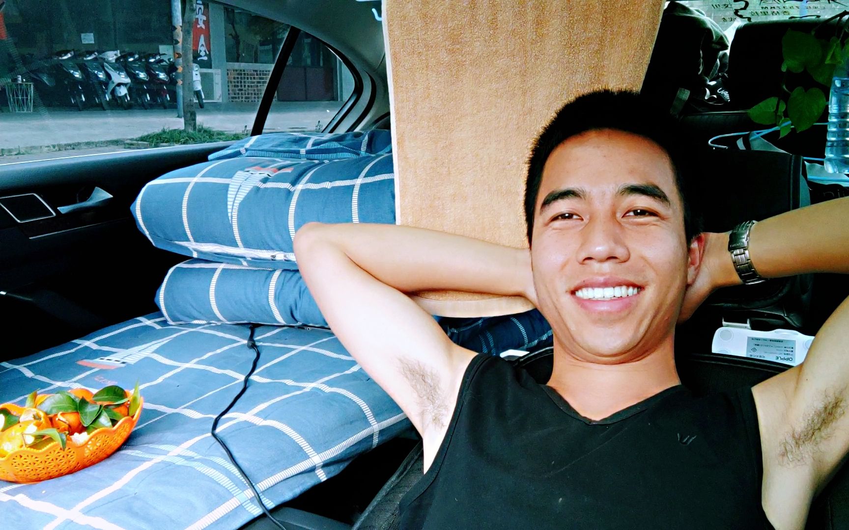 北方小伙自驾到南方,南北差异太大了,大冬天睡车里直接被热醒了_哔哩