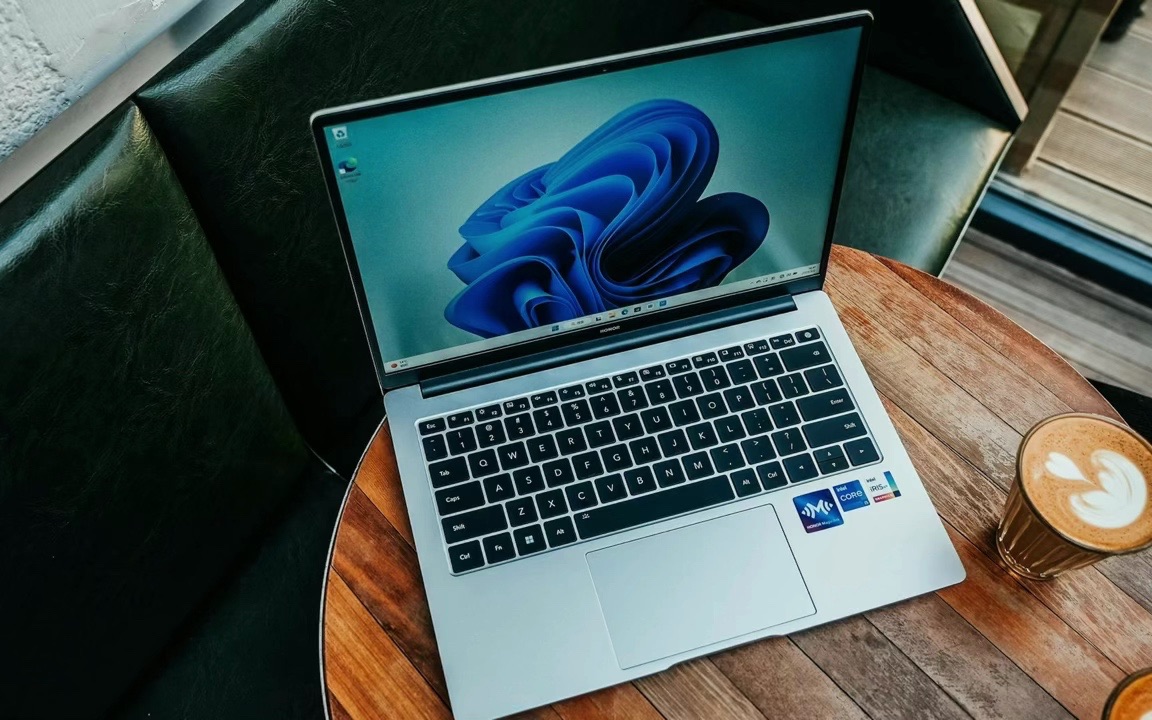 首销 3699 元起,荣耀推出 magicbook x 14 2023 系列笔记本!