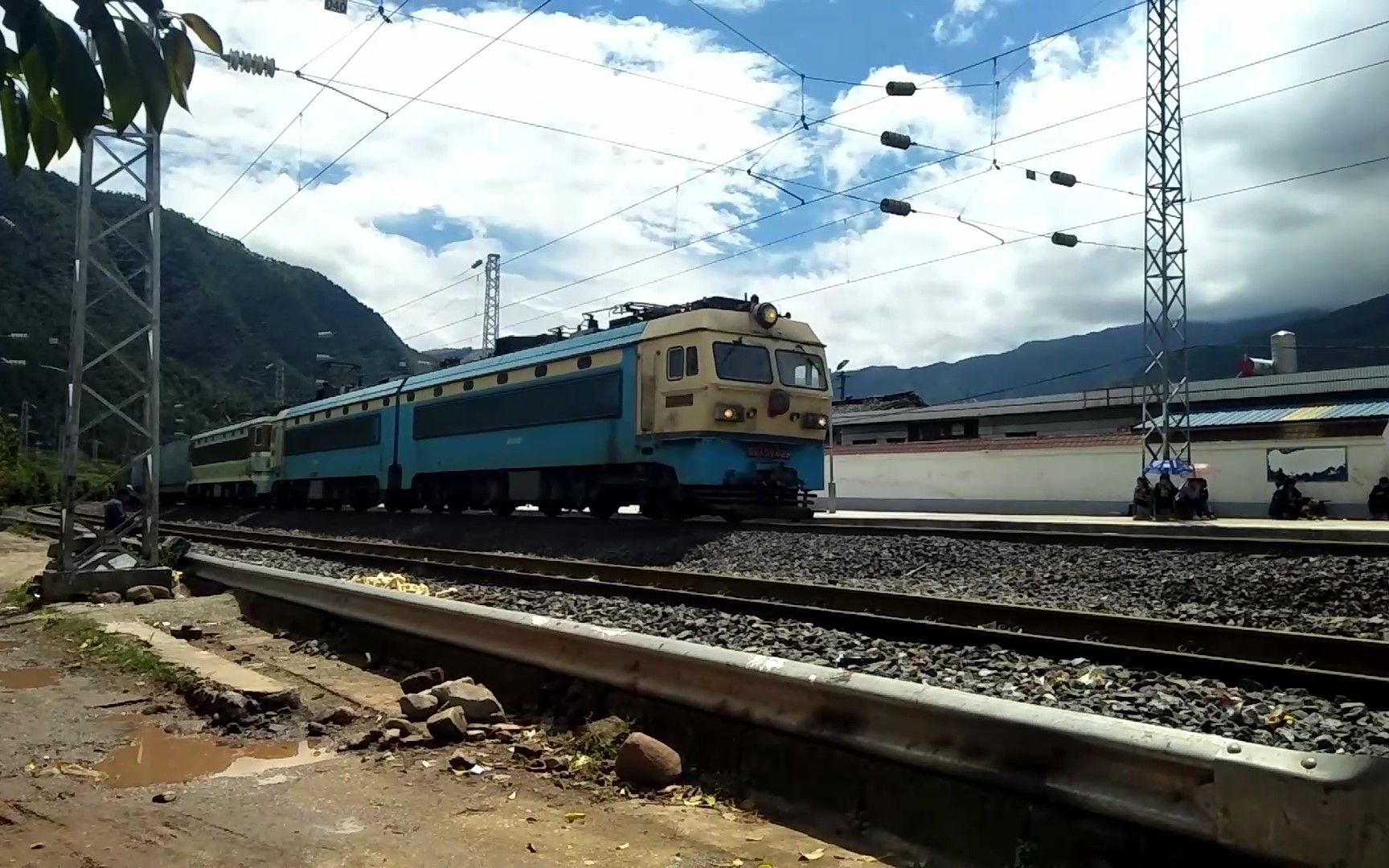 9.14成昆线两河口展线新凉站拍车合集