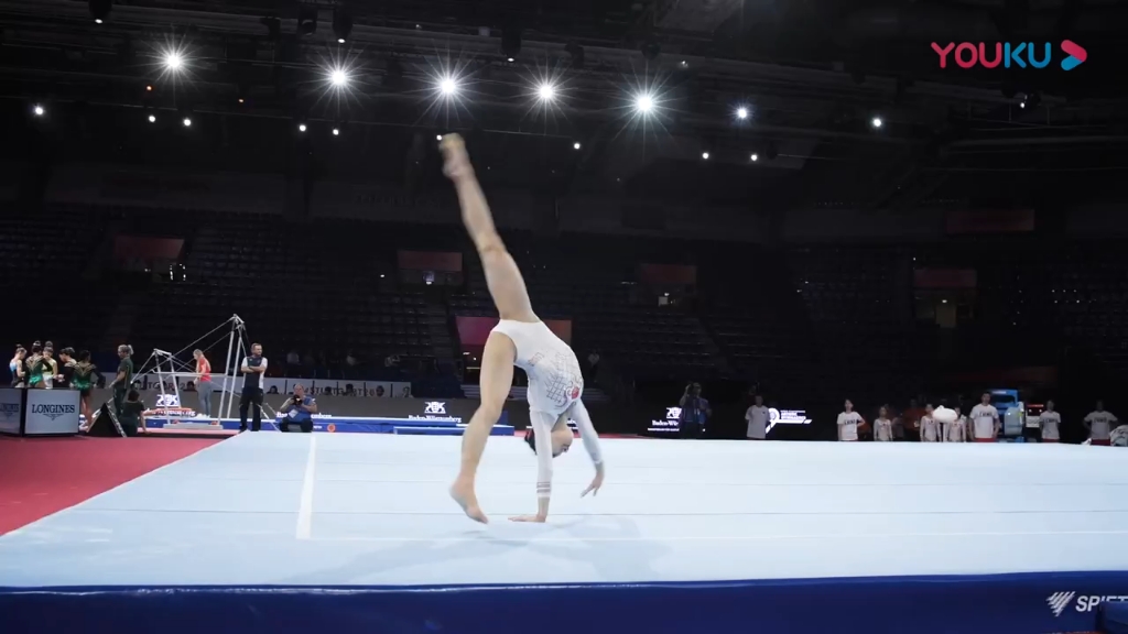 [图]Qiqi 2019 WC Podium FX