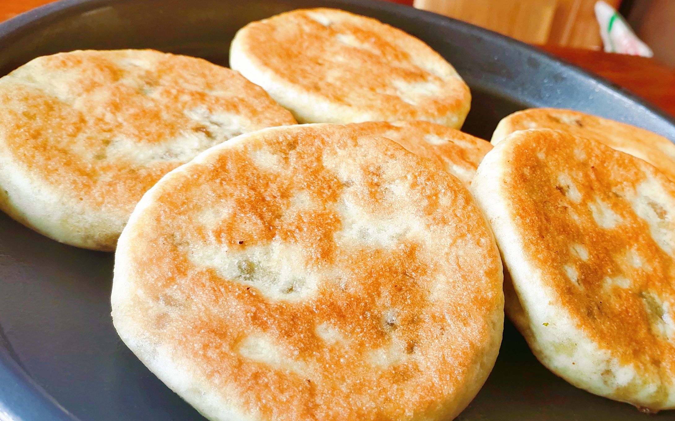 酱肉火烧的家常做法,外皮金黄馅料喷香,凉了也不硬真好吃