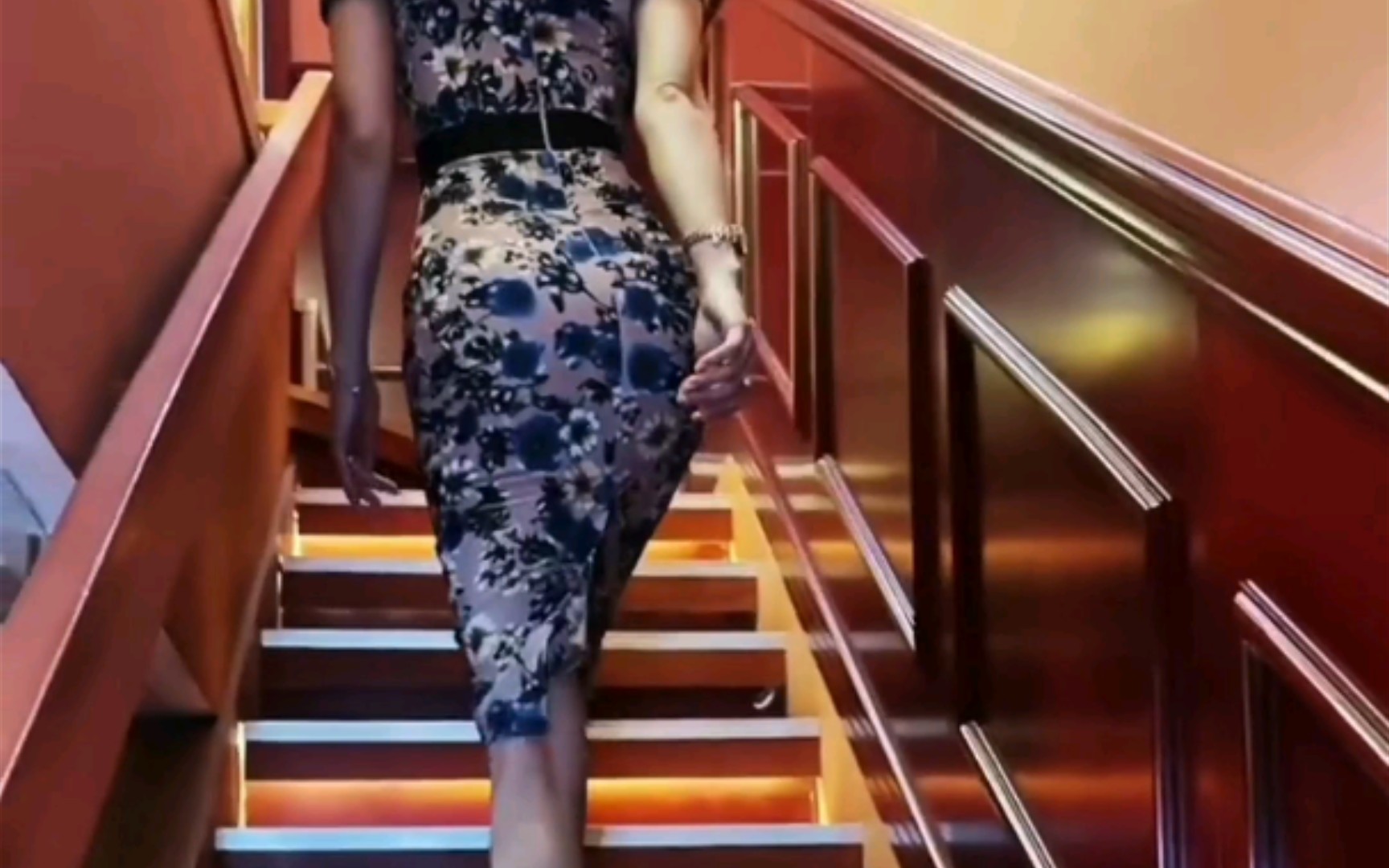 御姐背影_哔哩哔哩_bilibili