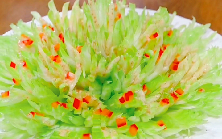 西芹的嫩脆甜爽,凤尾的独特口感