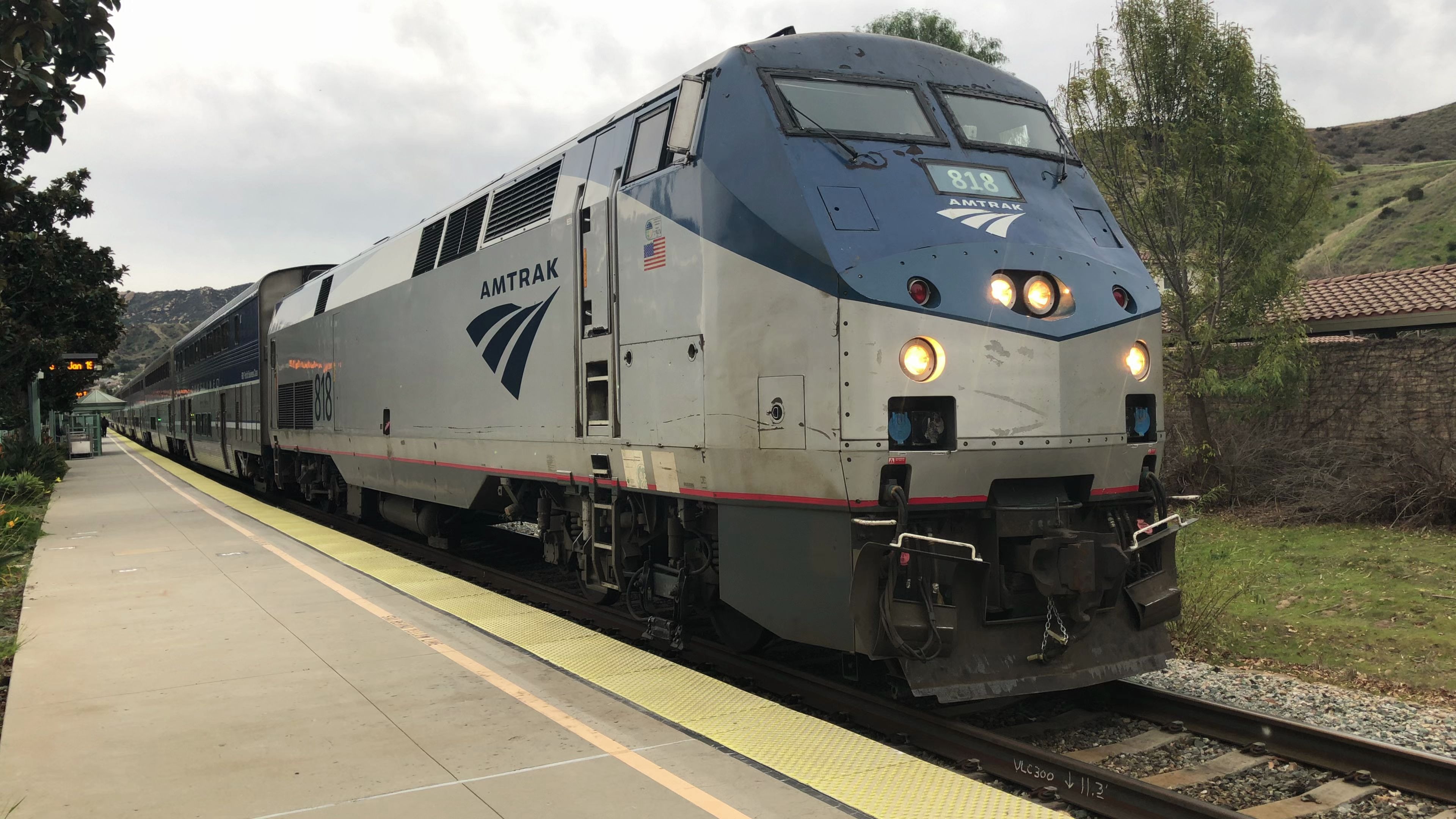 19 amtrak pacific surfliner "内燃动车"出加州西米谷车站_哔哩哔哩