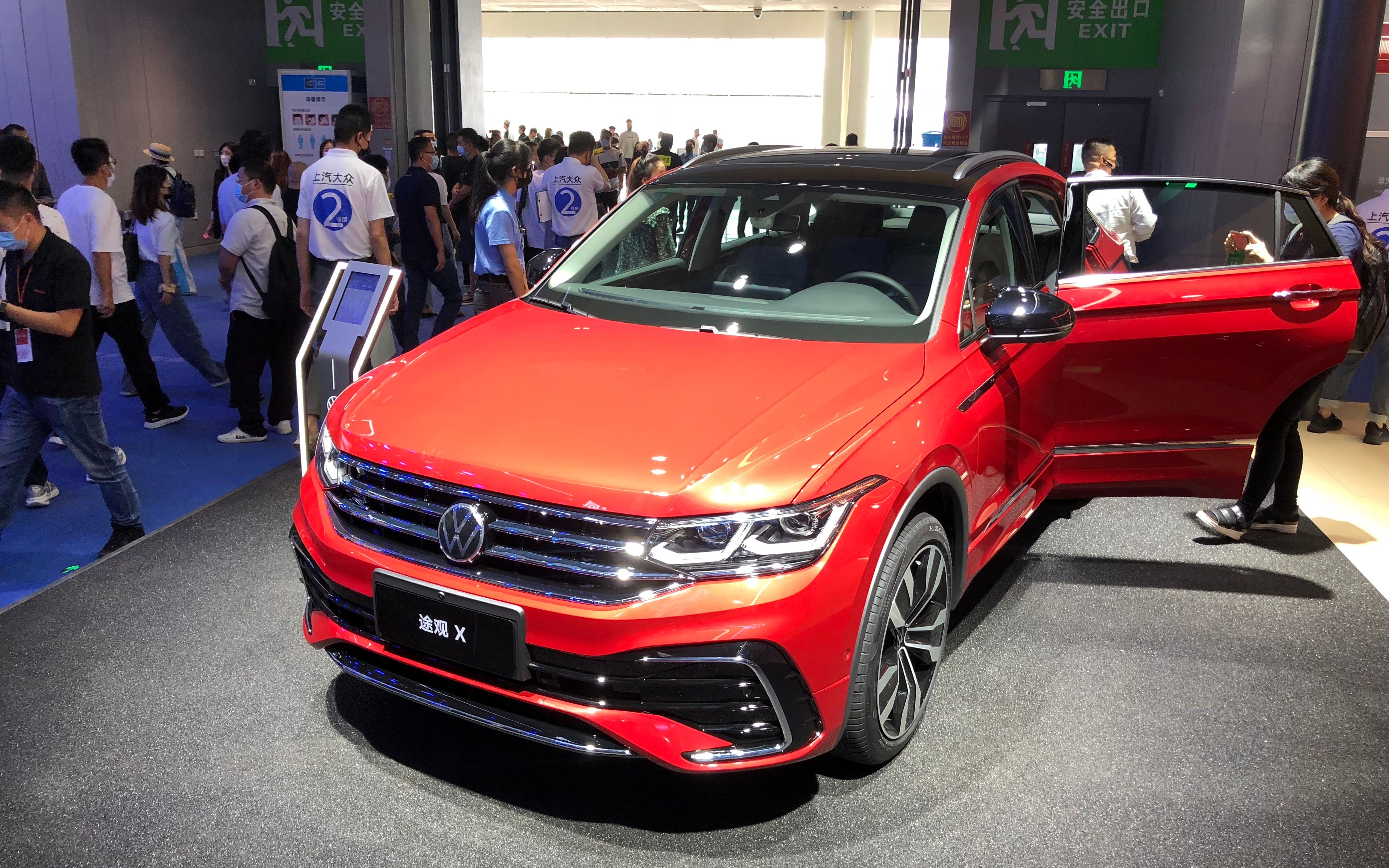 2021成都车展#新款途观x亮相成都车展 换装家族化内饰风格