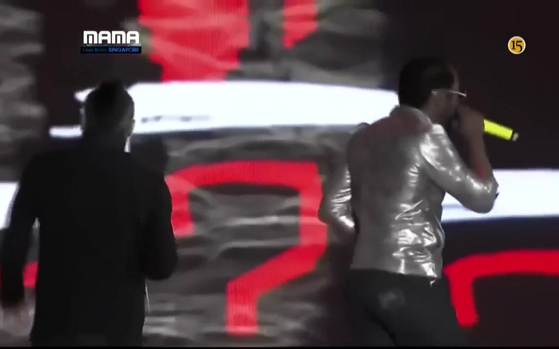 [图]2011年MAMA 2NE1 CL舞台