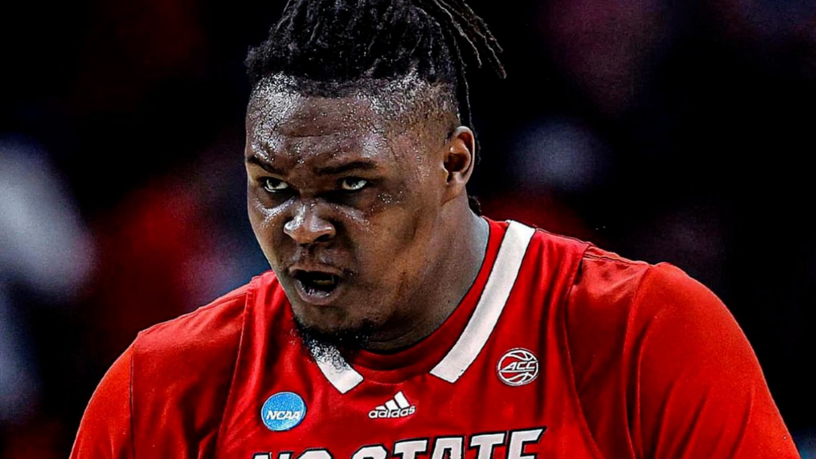 打法实在太像兰多夫了!nfl球队都对他有兴趣!他到底有多猛?