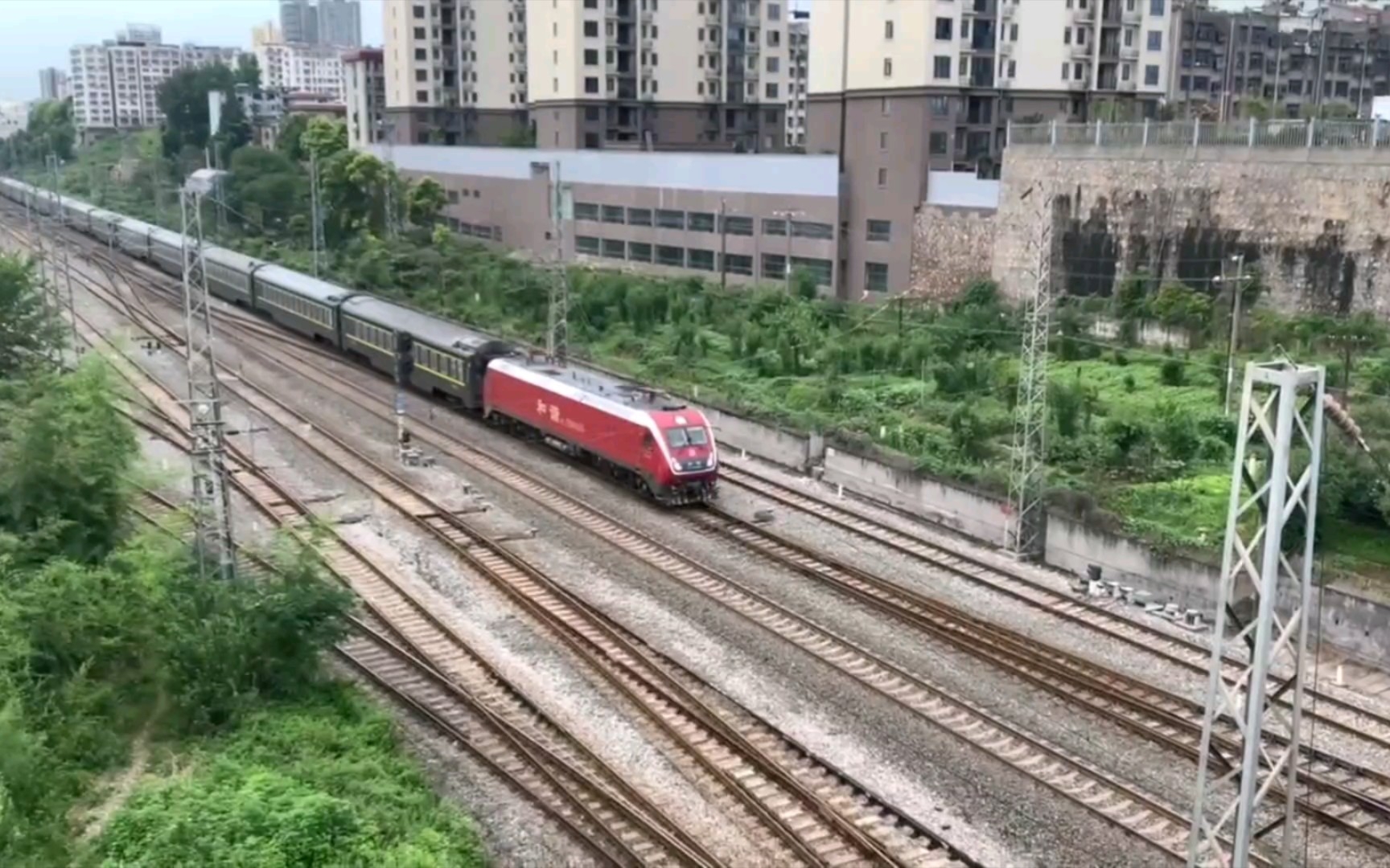 [中国铁路]武局南段hxd1d牵引客车z334次 成都东~深圳东两道通过荆门