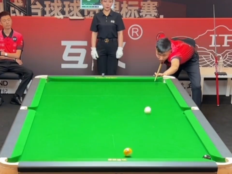 石家班不接受"锁喉"行为! #台球是一种生活