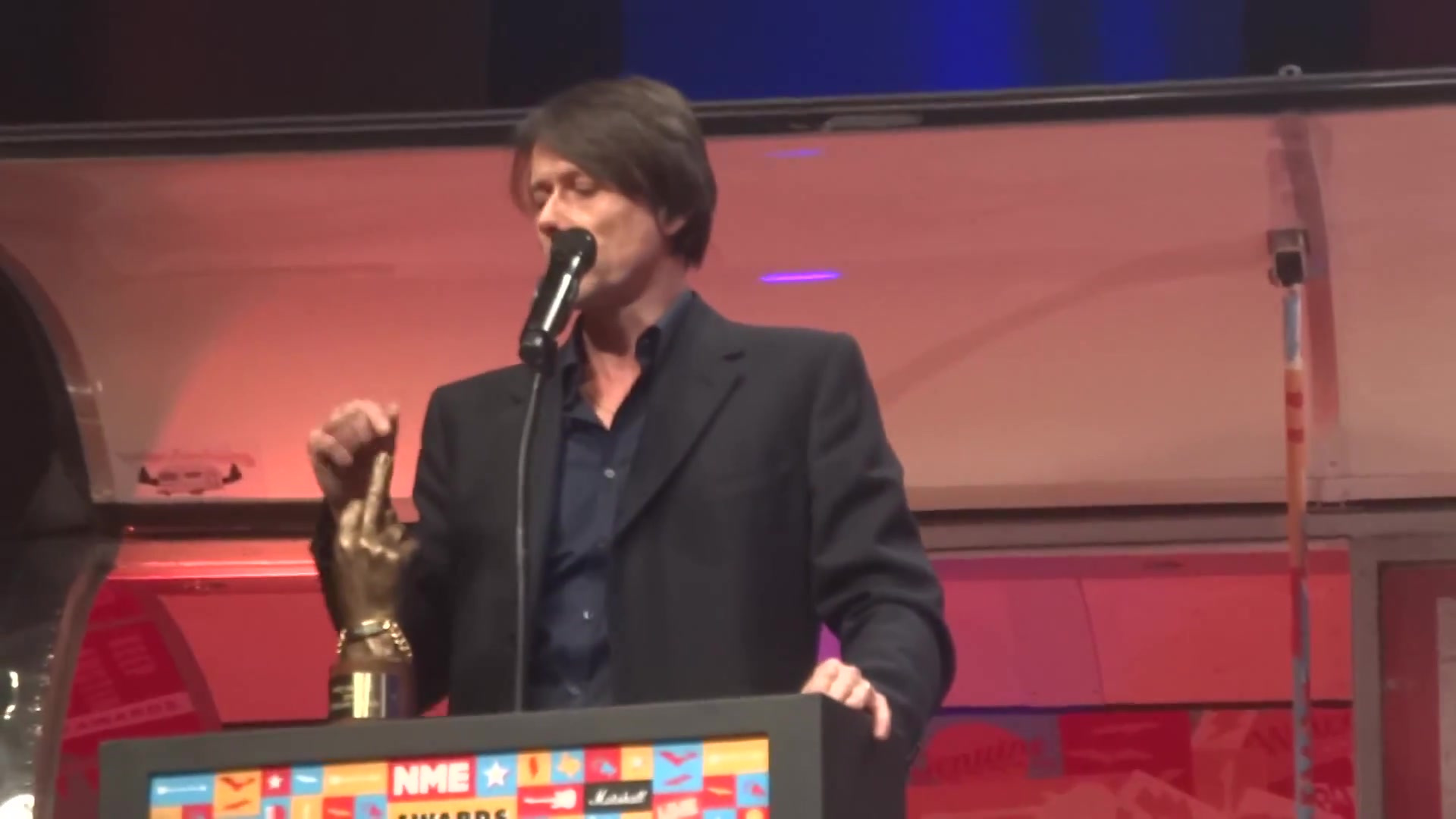 [图]SUEDE speech Godlike Genius NME Award Brixton Academy