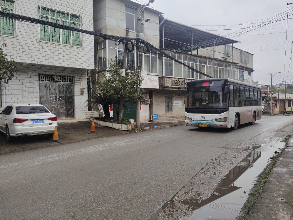 回香兰公交站的15路