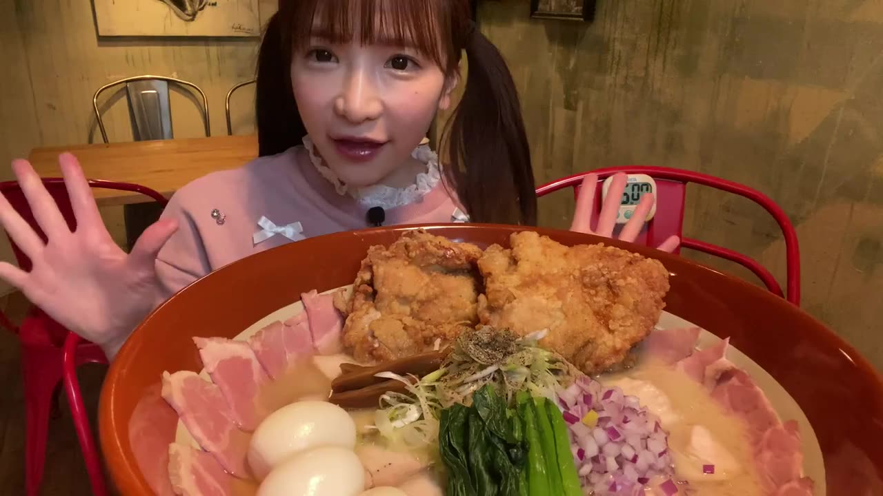 大胃王萌梓:又一次的大份拉面挑战-吃完免费