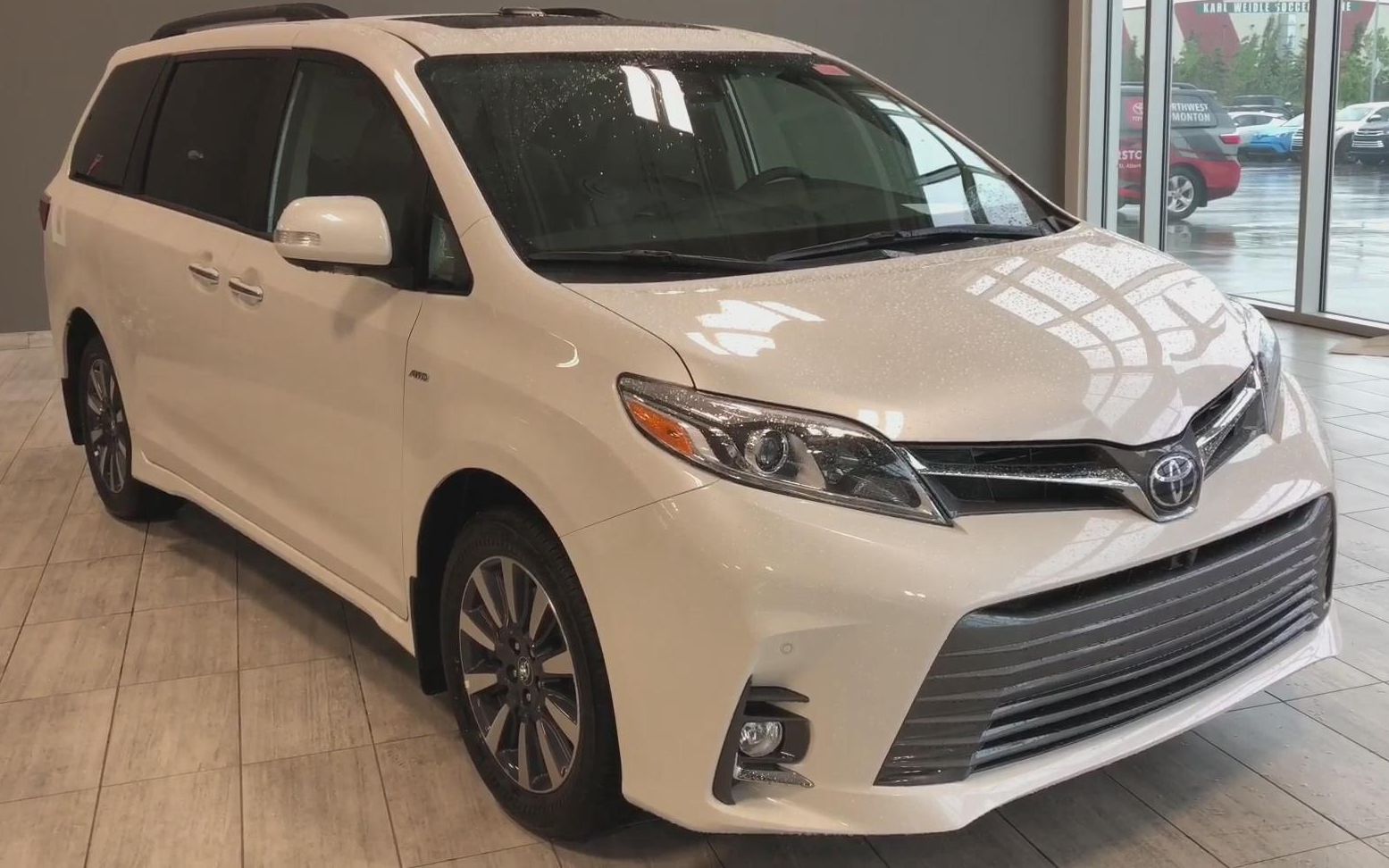 丰田塞纳limited版本二胎家庭的最好选择