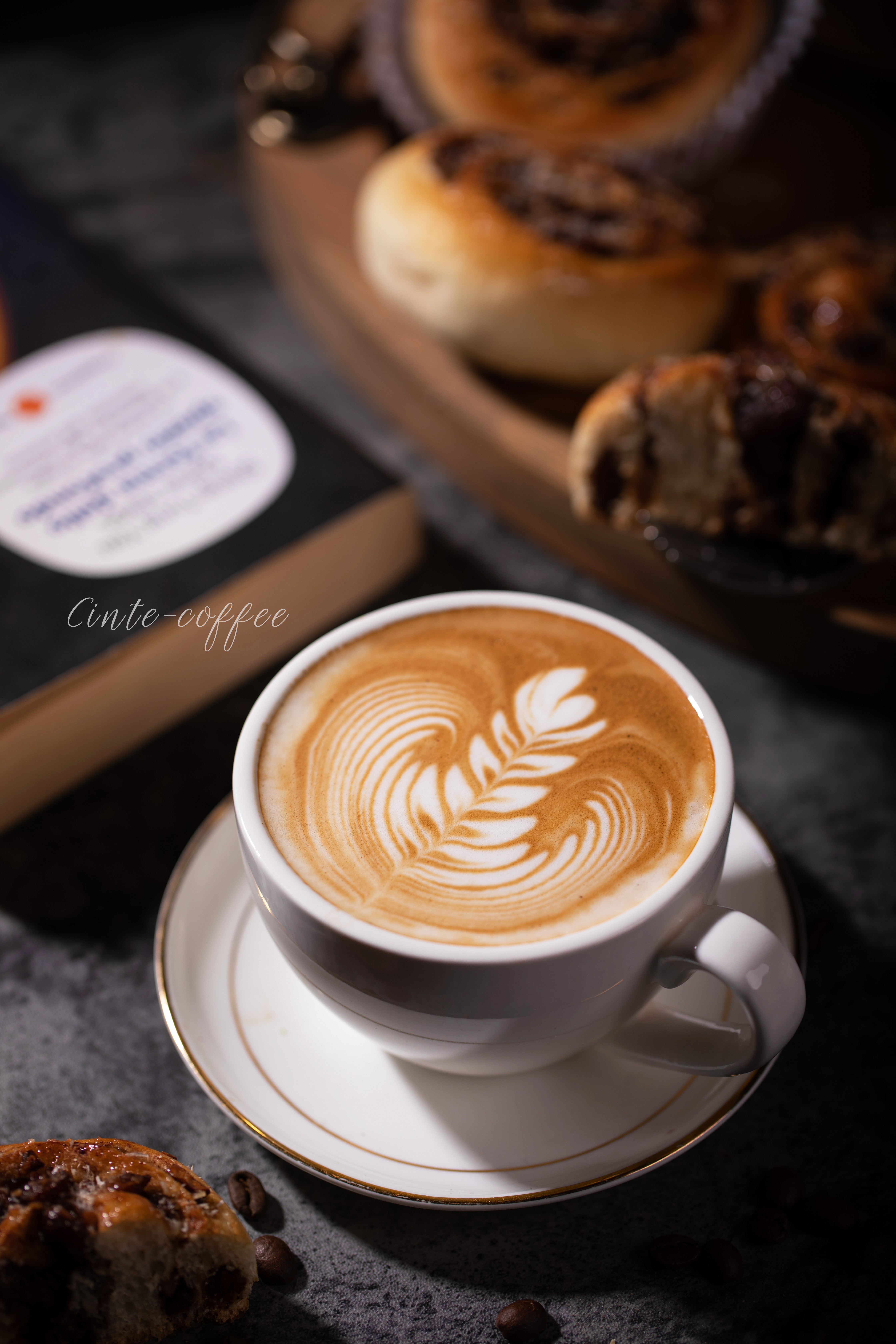 如何自制一杯家庭式焦糖拿铁咖啡