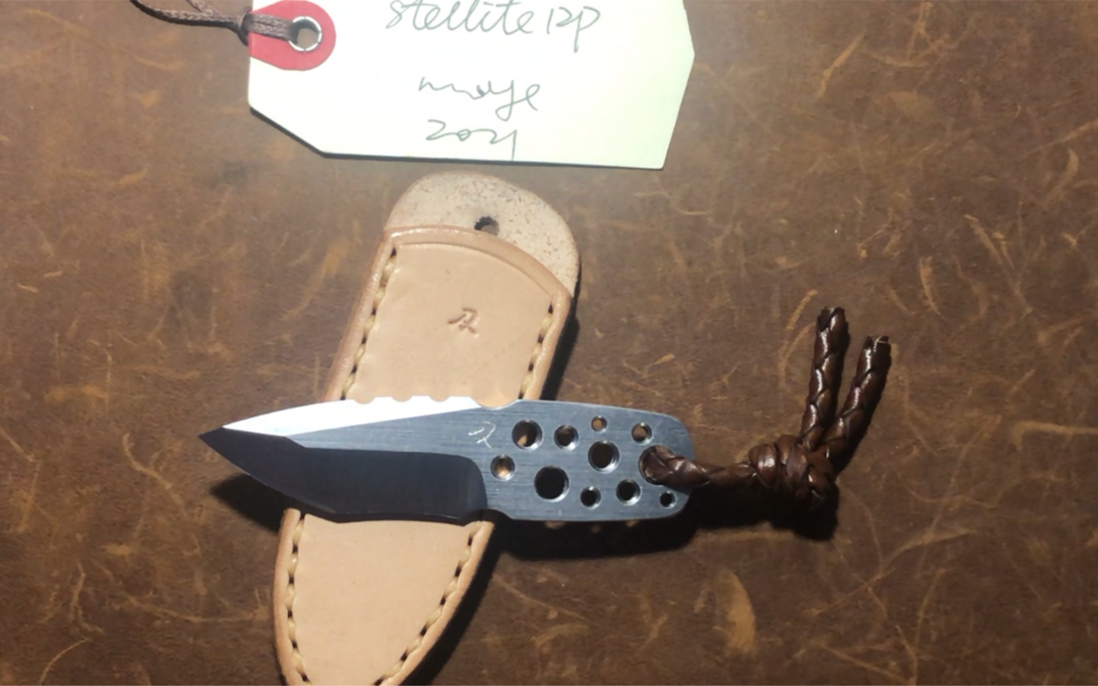 面具男说刀moye拇指刀