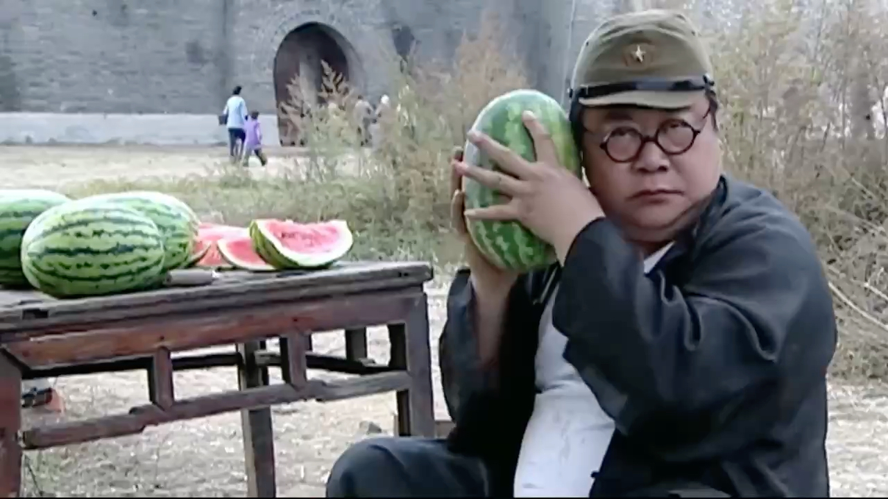 海南军阀买西瓜社会大哥刘华强买西瓜看看那个霸气