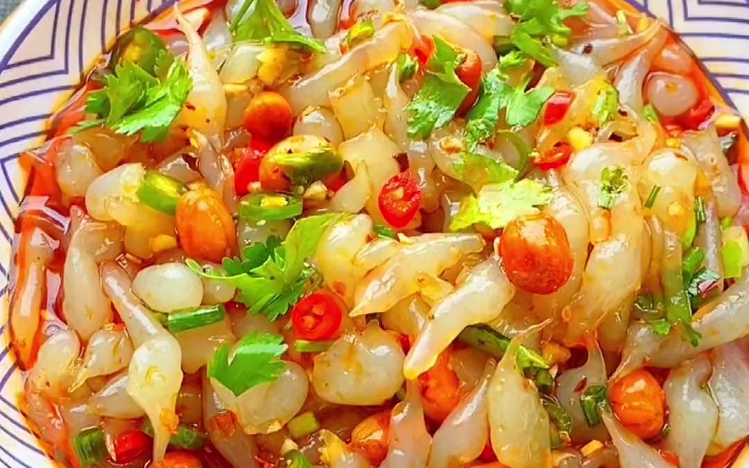 天气太热没胃口,那就来一碗自制小凉鱼吧,就感觉有小鱼在嘴里游来游去