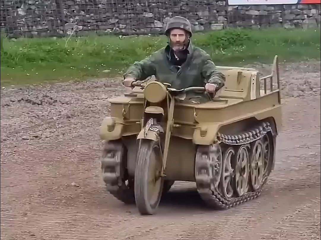 二战德国研制的半履带摩托车